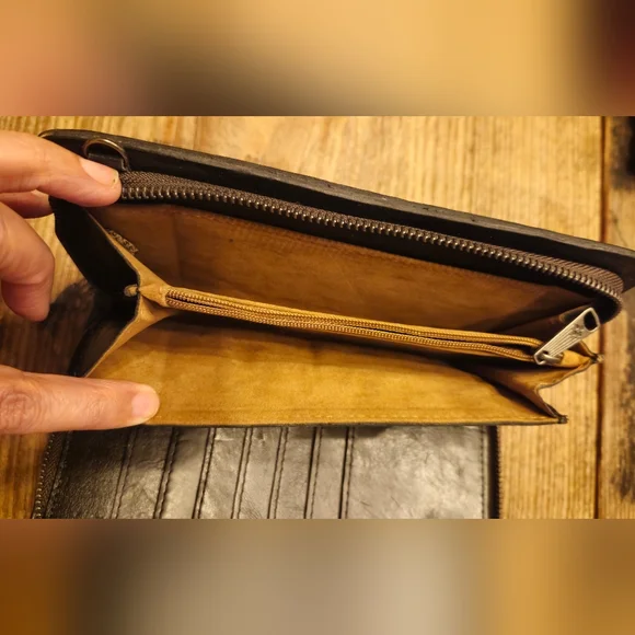 Patricia Nash Leather Zip Wallet - Picture 8 of 9